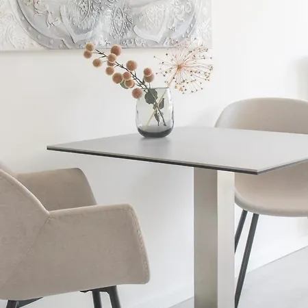 Buddha - Stadtnah, Balkon, Parkplatz, E-ladestation Für Autos&fahrräder, Fitnessstudio Coblenza