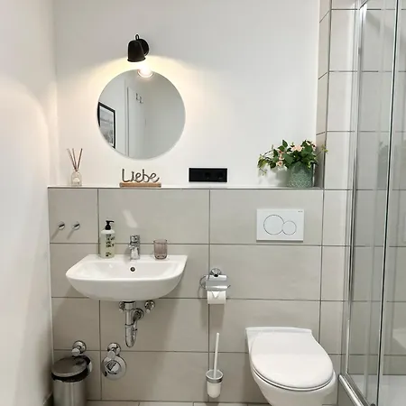 Buddha - Stadtnah, Balkon, Parkplatz, E-ladestation Für Autos&fahrräder, Fitnessstudio Coblenza