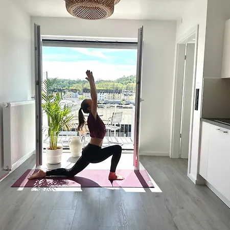 Buddha - Stadtnah, Balkon, Parkplatz, E-ladestation Fuer Autos & Fahrraeder, Fitnessstudio Coblence