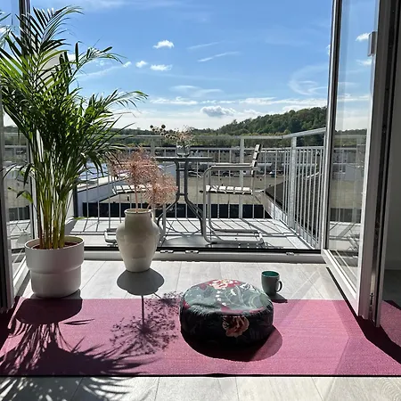 Buddha - Stadtnah, Balkon, Parkplatz, E-ladestation Fuer Autos & Fahrraeder, Fitnessstudio Koblenz (Rhineland-Palatinate)
