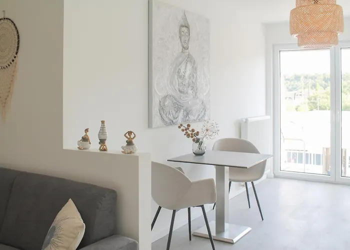 Buddha - Stadtnah, Balkon, Parkplatz, E-ladestation Fuer Autos & Fahrraeder, Fitnessstudio 코블렌츠