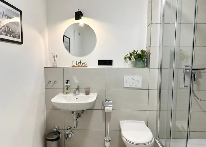 Buddha - Stadtnah, Balkon, Parkplatz, E-ladestation Fuer Autos & Fahrraeder, Fitnessstudio Koblenz (Rhineland-Palatinate)