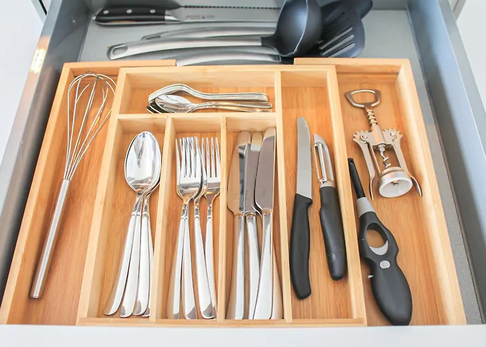 Apartment Buddha - Stadtnah, Balkon, Parkplatz, E-ladestation Fuer Autos & Fahrraeder, Fitnessstudio Koblenz (Rhineland-Palatinate)