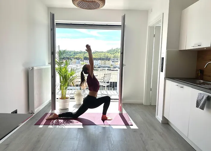 Buddha - Stadtnah, Balkon, Parkplatz, E-ladestation Fuer Autos & Fahrraeder, Fitnessstudio 코블렌츠